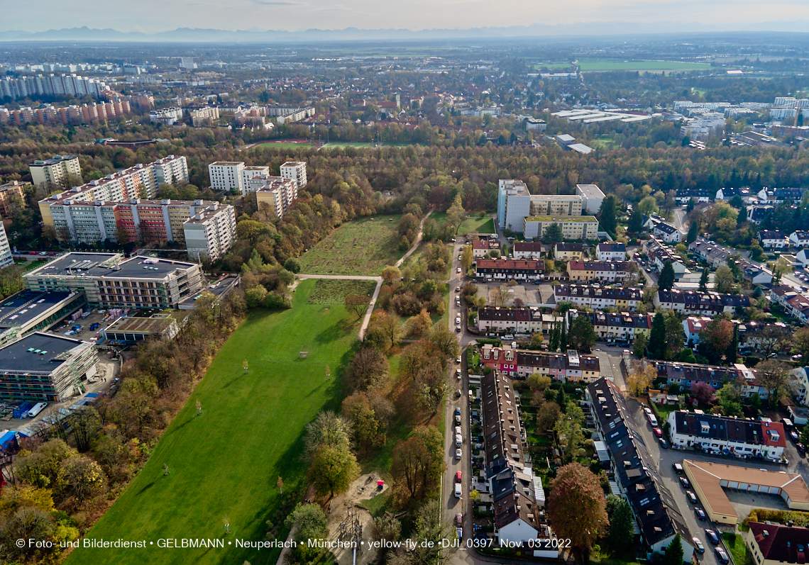 03.11.2022 -  Ostparksee mit Umgebung in Neuperlach